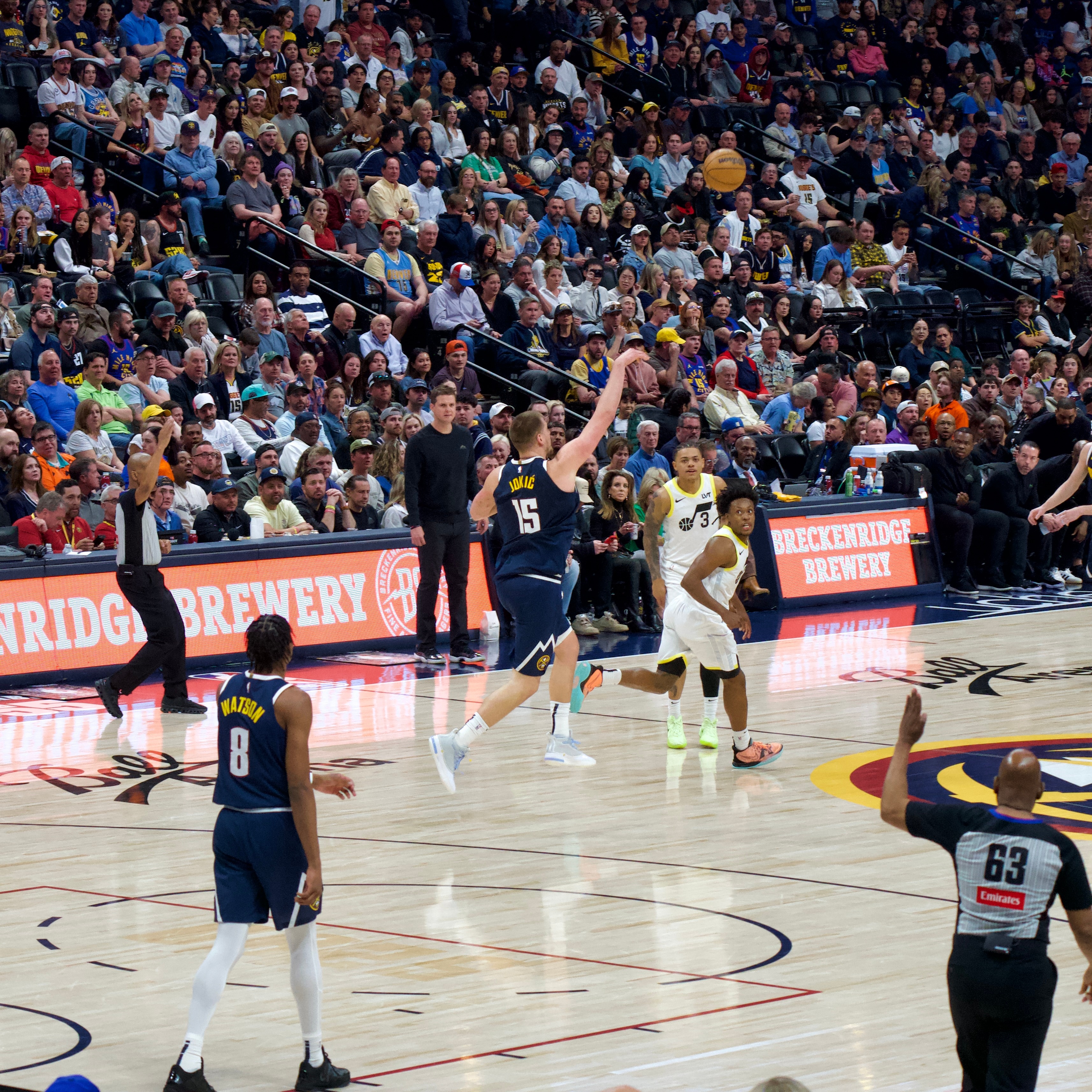 快船完胜公牛,米切尔点燃赛场 快船完胜公牛,米切尔点燃赛场