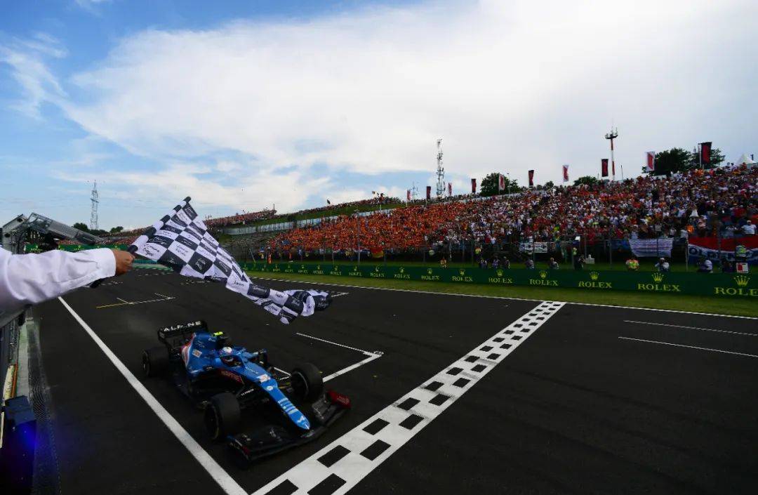 哈斯车队完胜雷诺车队，周冠宇扛起全队