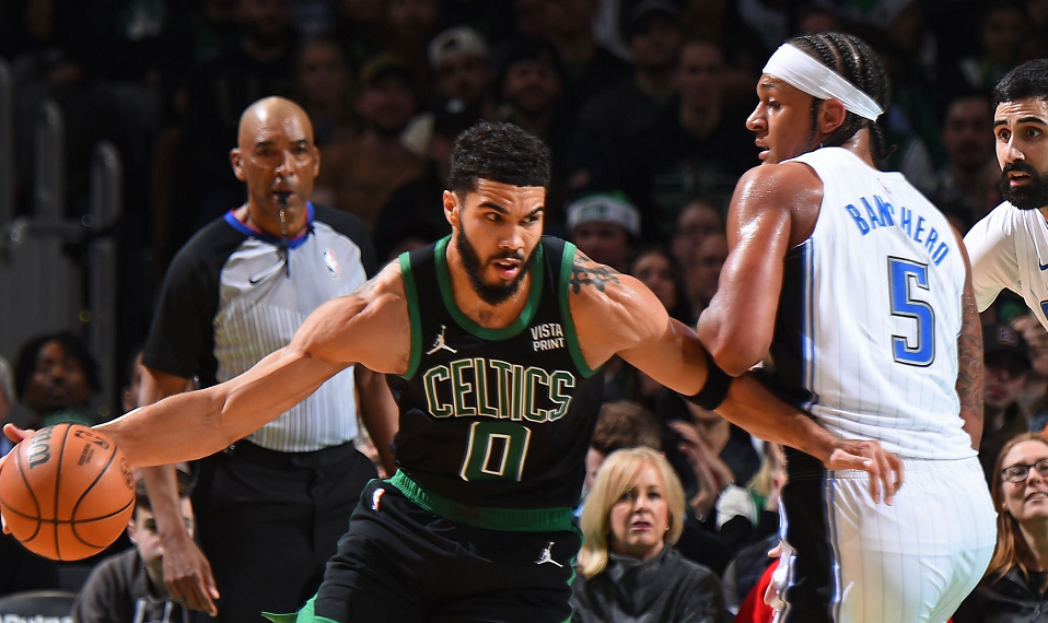 热火逆转凯尔特人，锡安扛起全队