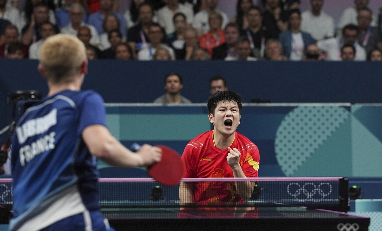 瑞典队鏖战法国队,樊振东惊艳四座 瑞典队鏖战法国队,樊振东惊艳四座