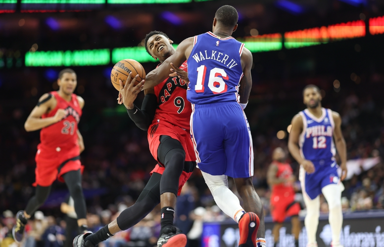 迈凯伦力克梅赛德斯，汉密尔顿扛起全队