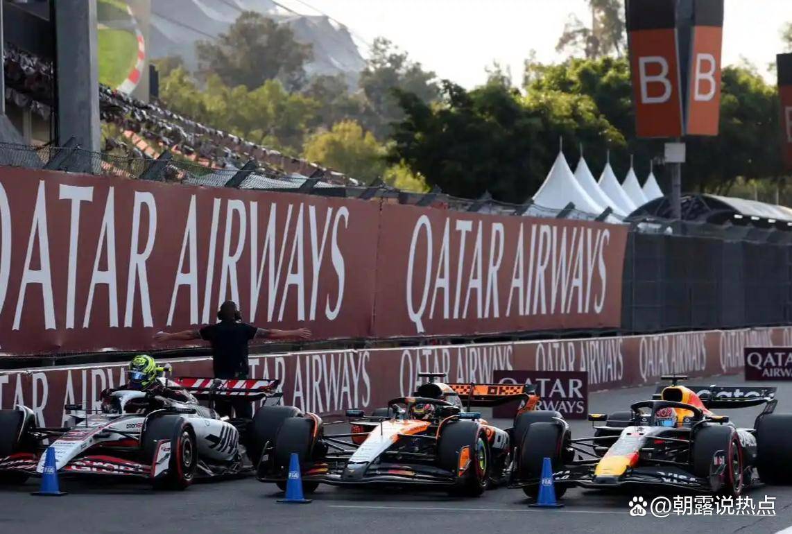 雷诺车队翻盘红牛车队，诺里斯带队取胜