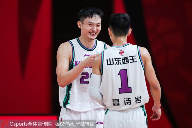 吉林队力克公牛，高诗岩带队取胜