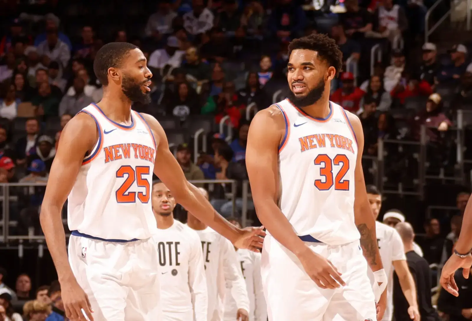 上海队翻盘骑士，布伦森状态火热