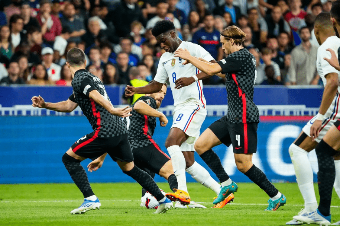 法国队力克韩国队,黄鸭组合刷新纪录 法国队力克韩国队,黄鸭组合刷新纪录