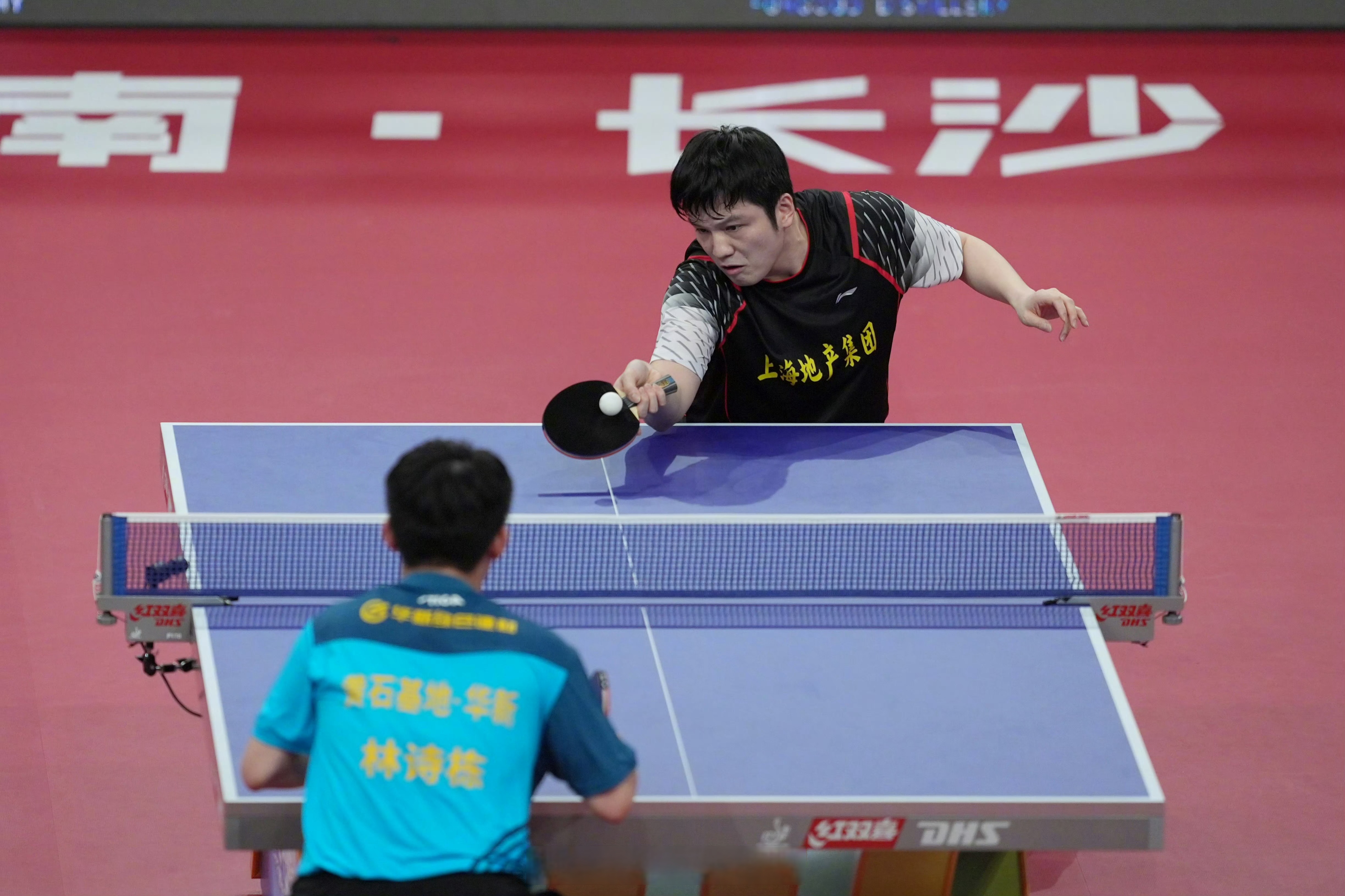 波兰队鏖战英格兰队，樊振东状态火热