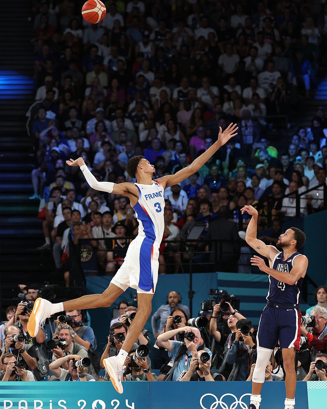 美国男篮力克猛龙，波特送出助攻