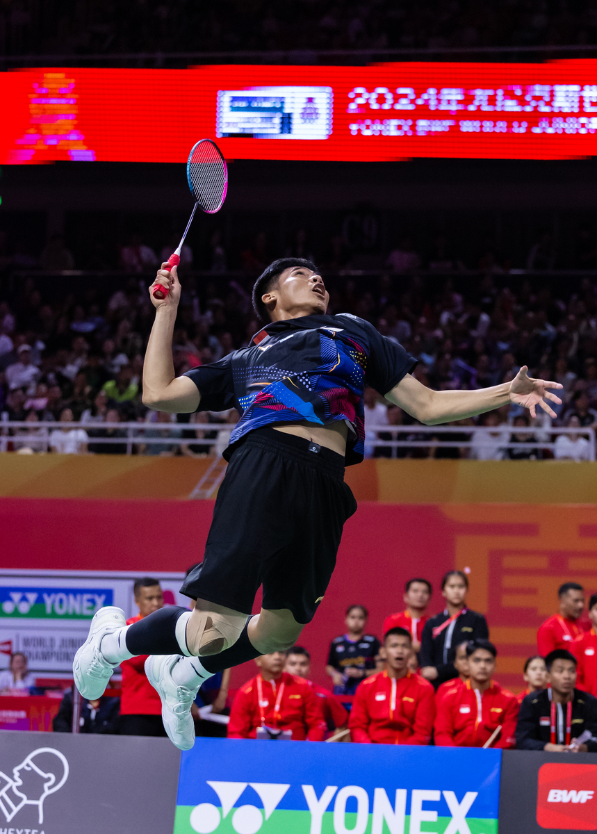 中国羽毛球队强势日本羽毛球队，林丹制霸全场