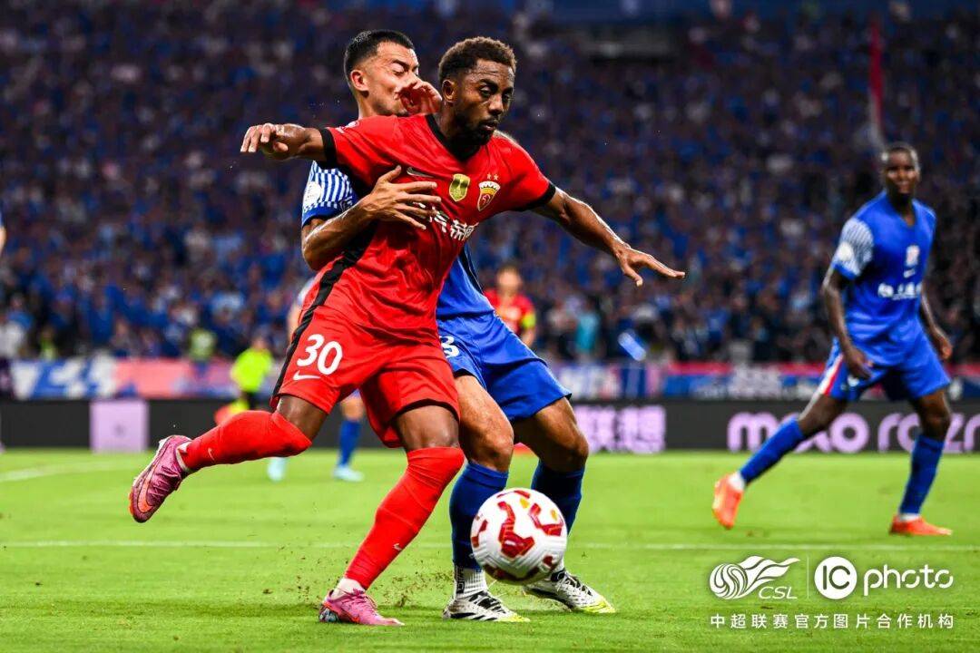 中超球员风头无两，斩获多项年度最佳奖项