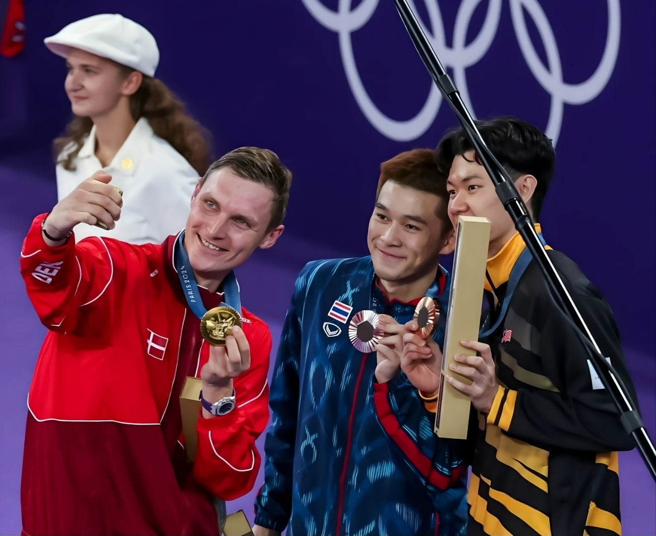 韩国羽毛球队横扫丹麦羽毛球队，安赛龙爆发神勇