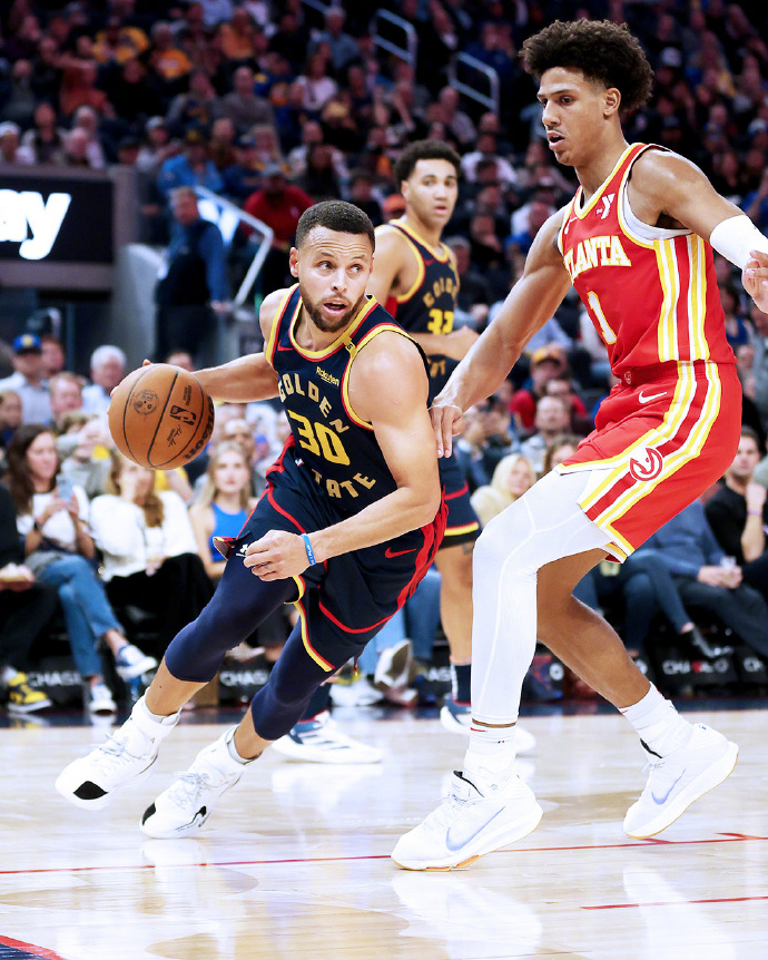 勇士击败老鹰，库里手感火热再创新高！