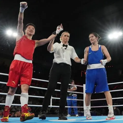 拳击选拔赛选手实力强劲，争夺至终