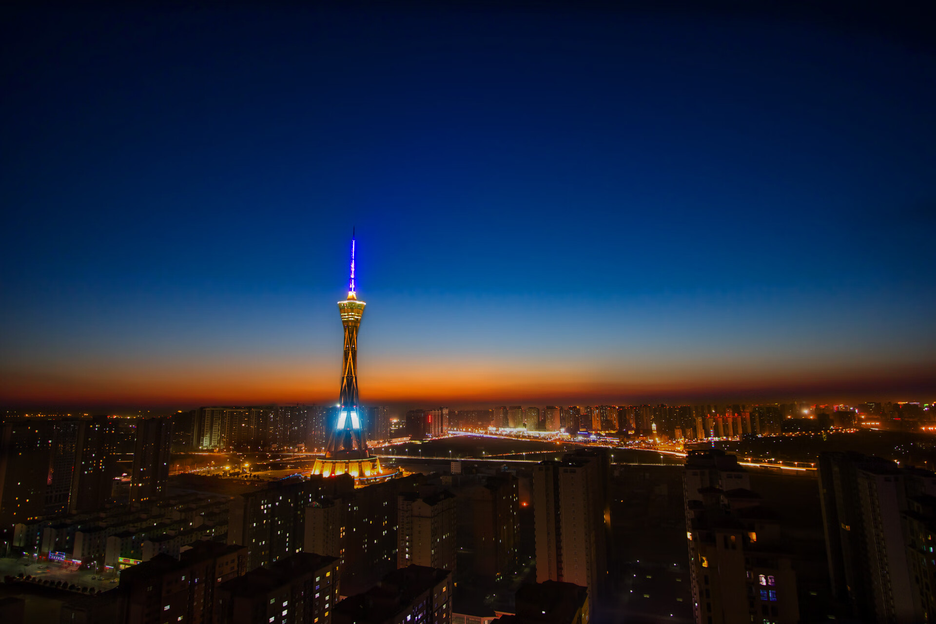 利物浦完胜勒沃库森，坎特里程碑之夜见证传奇延续